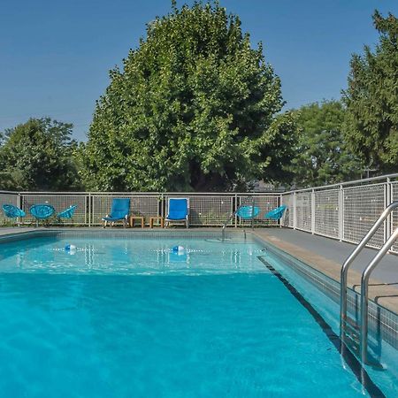 Rodeway Inn Fallsview Niagara Falls Ngoại thất bức ảnh