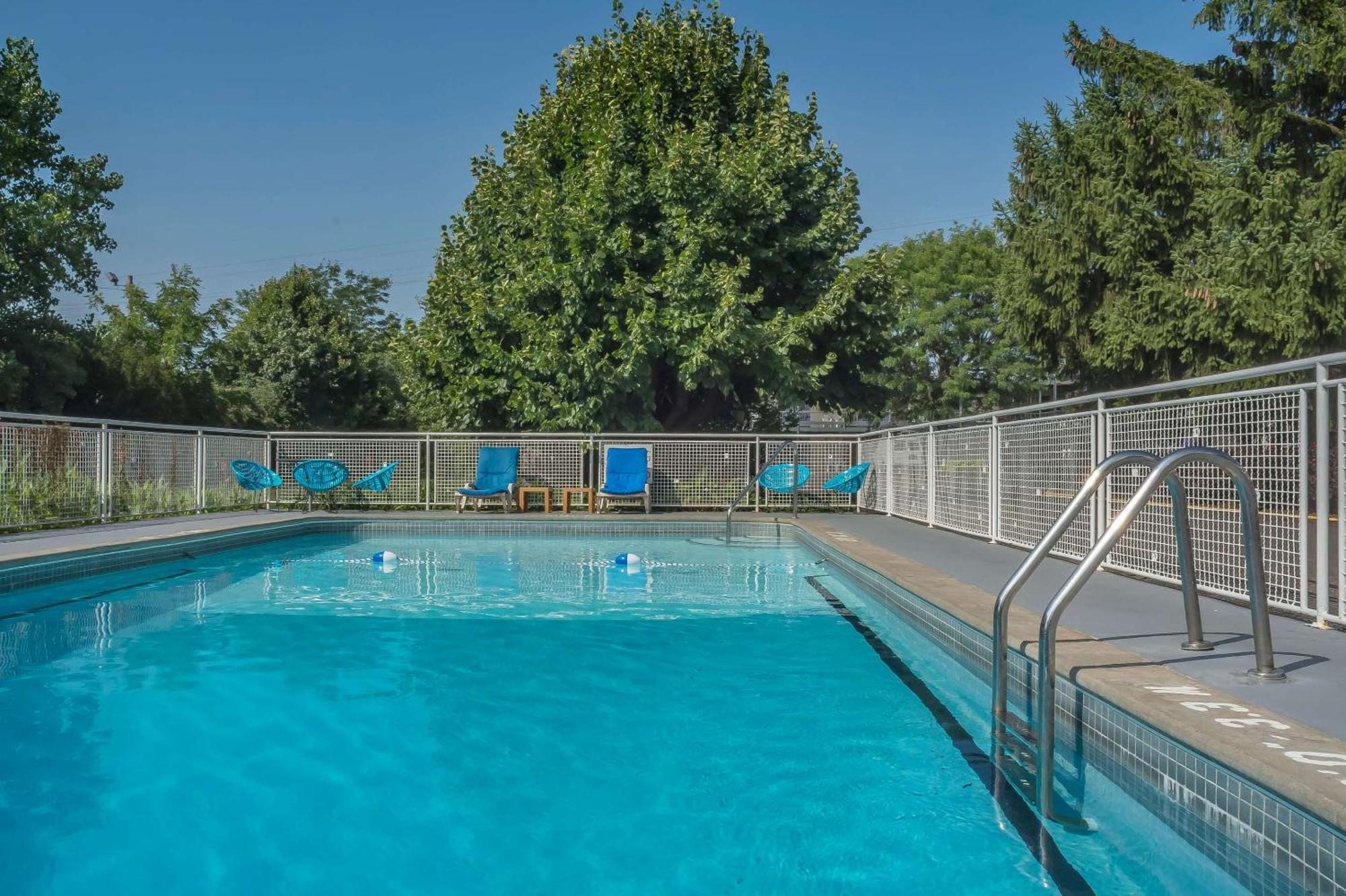 Rodeway Inn Fallsview Niagara Falls Ngoại thất bức ảnh