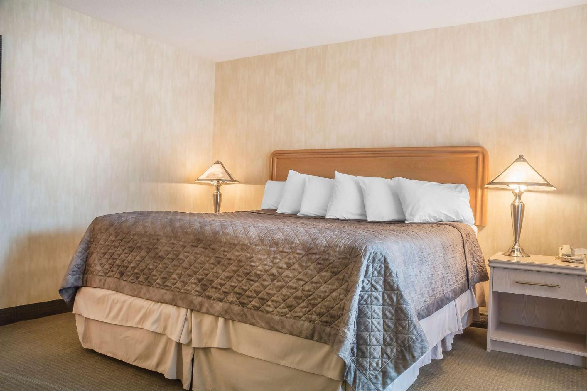Rodeway Inn Fallsview Niagara Falls Ngoại thất bức ảnh