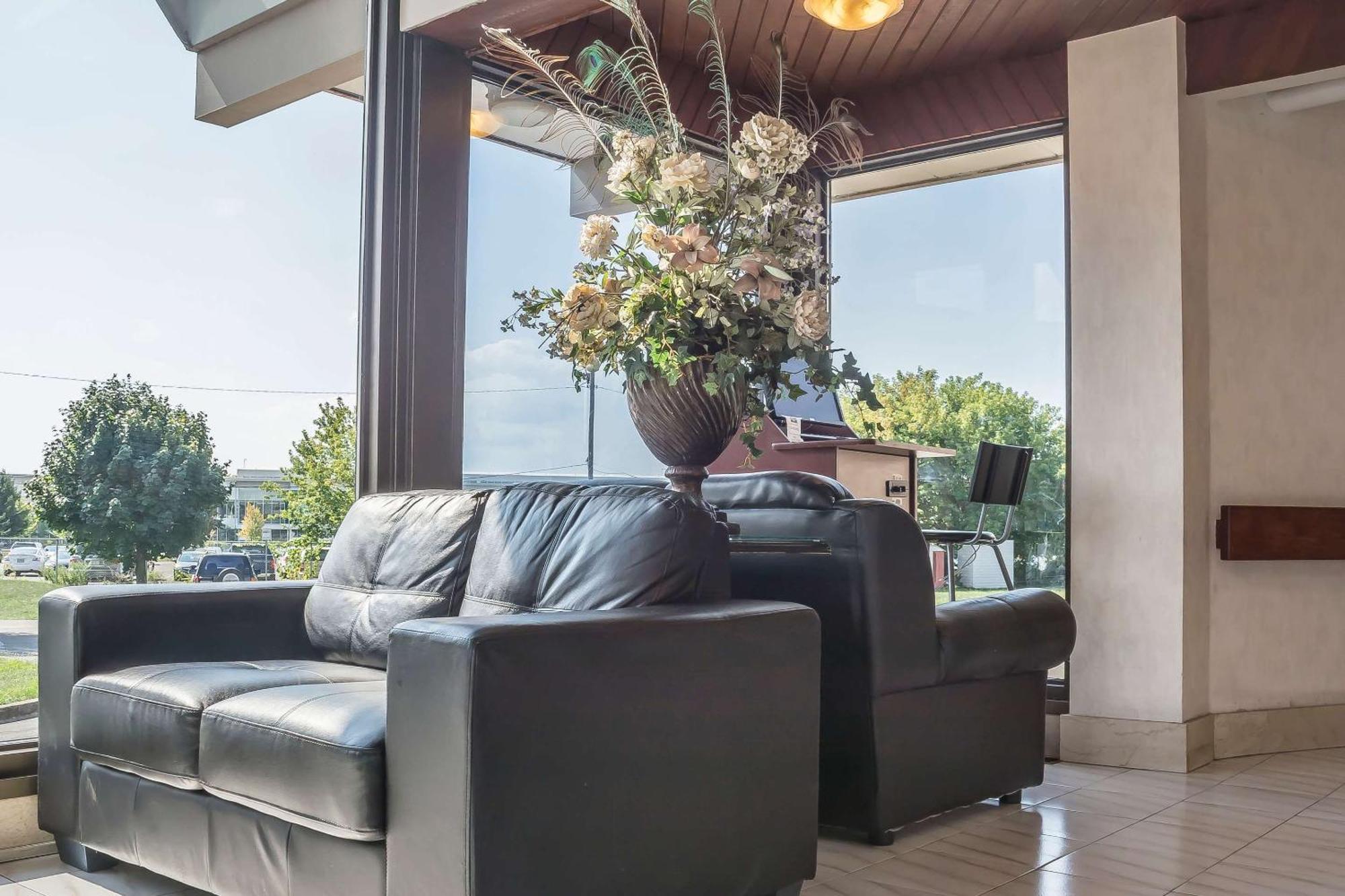 Rodeway Inn Fallsview Niagara Falls Ngoại thất bức ảnh