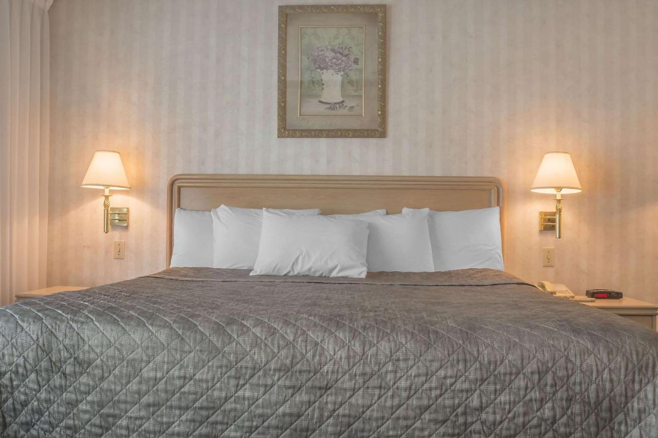 Rodeway Inn Fallsview Niagara Falls Ngoại thất bức ảnh